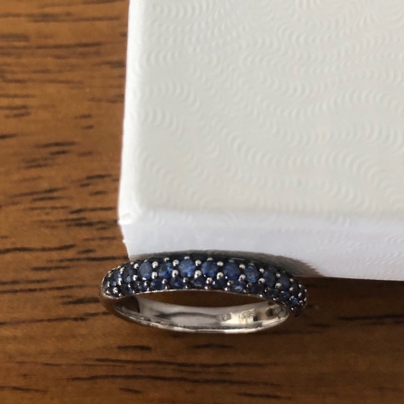 Genuine Blue Sapphire Band Ring Solid 14K Beautiful blue stones.Size 6.5 - Picture 3 of 9